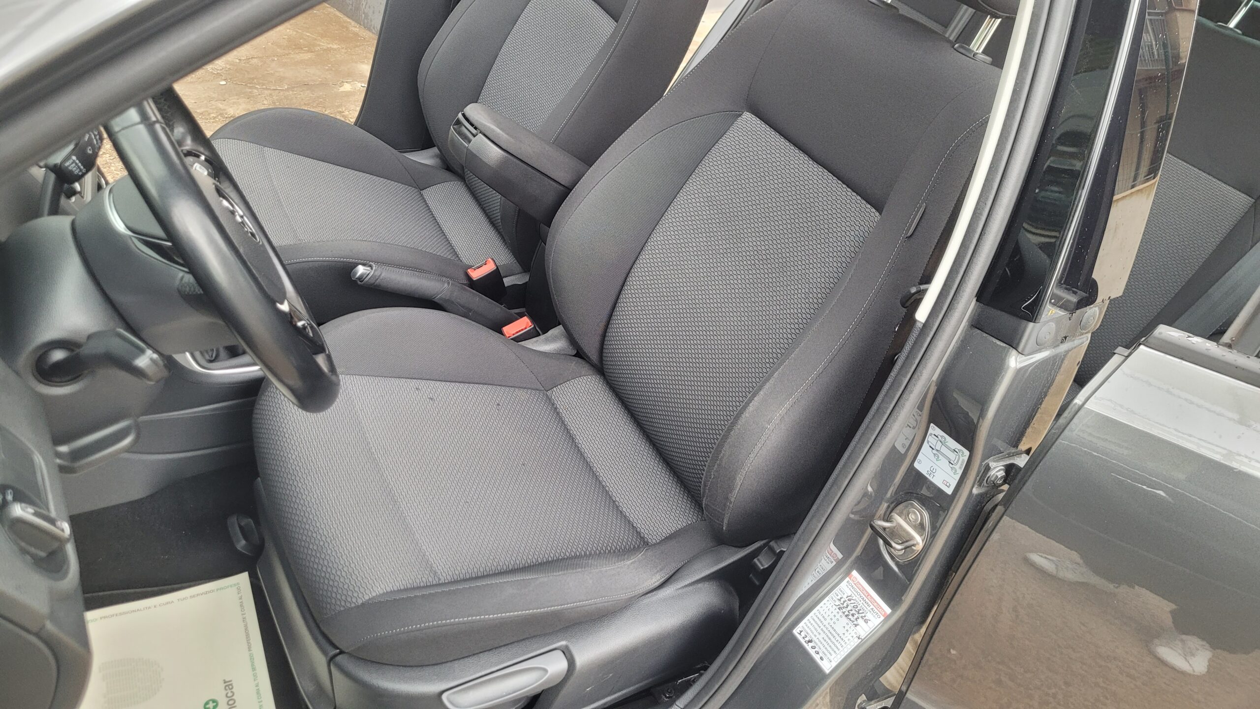 Volkswagen Polo 1.4 TDI 90 CV 5p. Highline - immagine 14