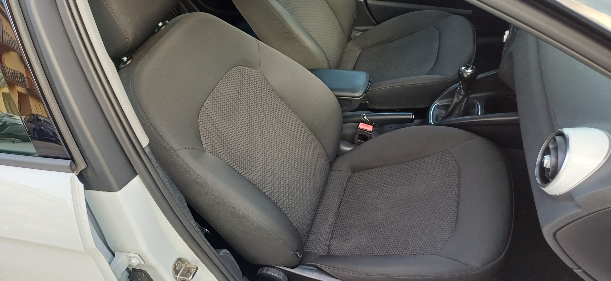 AUDI A1 1.6 TDI SPK S LINE - immagine 9