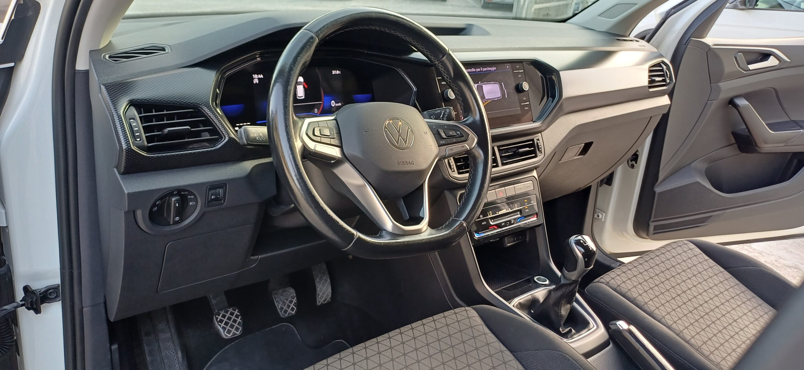 Volkswagen T-Cross 1.0 TSI 110 CV R-LINE - immagine 5